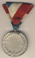 1932. Lövészeti díjérem, ezüstözve, szalaggal T:2