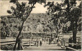 1916 Pöstyén, Piestany; Átkelés a kompon / Überfahrt auf der Fähre / ferry crossing (fa)