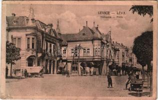 1922 Léva, Levice; Námestie / Fő tér, bank, Vámos Mór üzlete / main square, bank, shops (EB)