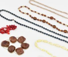 Zacskónyi különféle bizsu ékszer, közte érdekes darabokkal