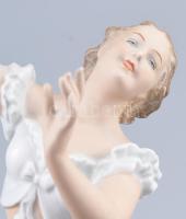 Schaubach Kunst (Wallendorf) táncosnő. Mázas és biszkvit porcelán, jelzett, minimális kopottsággal, ...