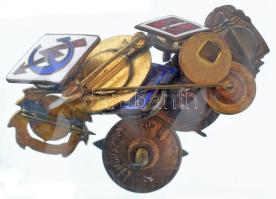 10db-os vegyes magyar és külföldi zománcozott jelvény tétel T:XF