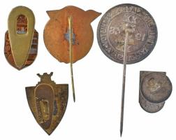 5db-os vegyes magyar és külföldi, nagyrészt sakk jelvény tétel, közte ~1930. "M.S.SZ. (Magyar S...