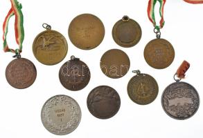 11db-os, nagyrészt úszó díjérem tétel, közte 1936. "Magyar Általános Hitelbank Tisztviselőinek ...