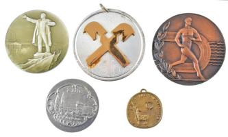 5db-os vegyes, nagyrészt külföldi emlékérem tétel T:XF,VF az egyik rátét ragasztása elengedett 5pcs of mixed, mostly foreign commemorative medallion lot C:XF,VF the glue of one of the appliques is loose