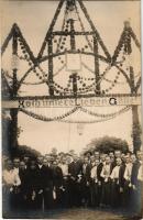 Temeshidegkút, Hidegkút, Sabran-Guttenbrunn, Zabrani; Hoch unsere Lieben Gäste! / feldíszített kapu vendégek fogadására / decorated gate for the guests. photo (Rb)