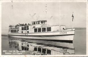 The cruise ship Le Cygne (small tear)