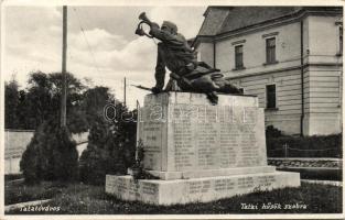 Tatatóváros hősok szobra (EB)