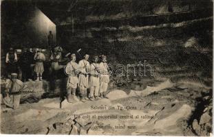 1930 Targu Ocna, Aknavásár; Un colt al piciorului central al salinei detinutii taind sare / salt mine, prisoners cutting salt (EK)