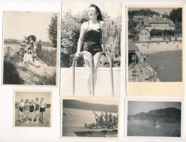 15 db régi és modern fotó képeslap fürdőzőkről, vegyes méretben/15 pre- 1945 and modern photo postcards about bathing people, in mixed sized