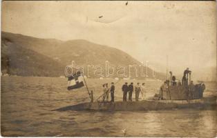 Első világháborús osztrák-magyar haditengerészeti tengeralattjáró / K.u.k. Kriegsmarine Unterseeboot / WWI Austro-Hungarian Navy submarine. photo (gyűrődés / crease)