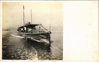 K.u.K. Kriegsmarine S.M. Torpedoboot Geyer (Geier, SM Tb 35) / Cs. és kir. haditengerészet SM Tb Geier torpedónaszádja (később 35) / Austro-Hungarian Navy SM Tb XXXV torpedo boat (ex Geier). Phot. Alois Beer Pola 1913.