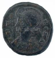 Római Birodalom / Cyzicus / I. Constantinus 330-334. AE3 (2,24g) T:VF Roman Empire / Cyzicus / Constantine I 330-334. AE3 "VRBS ROMA / SMKB" (2,24g) C:VF RIC VII 105