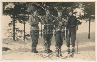 1929 Brassó, Kronstadt, Brasov; síelő lányok, téli sport / skiing girls, winter sport. photo (EK)