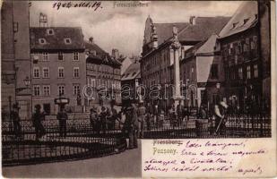 1902 Pozsony, Pressburg, Bratislava; Ferenciek tere, szobor / Franziskanerplatz / square and monument (kopott sarok / worn corner)