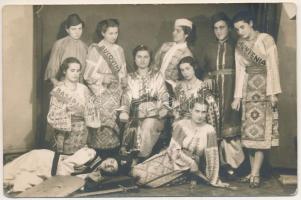 Szatmárnémeti, Satu Mare; hölgyek / ladies. Szécsen Studio photo (fa)