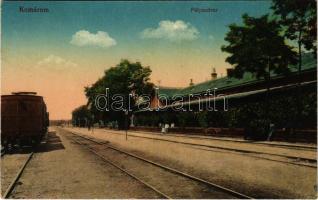 Komárom, Komárnó; pályaudvar, vasútállomás, vonat. Vasúti levelezőlapárusítás 42-1916. / railway station, train (EK)