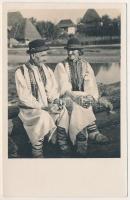 Marótlaka, Morlaka, Morlaca (Kolozs); Tarani romani / Romänische Bauern / erdélyi folklór / Transylvanian folklore. Foto orig. J. Fischer 1937.