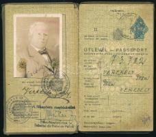 1940 Bp., Magyar Királyság által kiállított fényképes útlevél, szlovák, német, stb. vízumokkal, egyik lapon kisebb sérülés / Hungarian passport