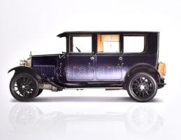 JEan-Louis Loubet: Moments choisis Peugeot 200 ans: Edition de luxe 2010. 246p. Kiadói dombornyomott...