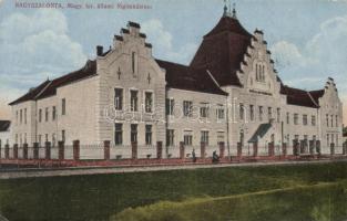 Nagyszalonta grammar school