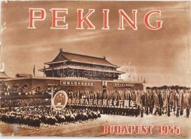 1955 Peking. A Budapesti Helyiipari Vásáron résztvevő kínai küldöttség ismertető kiadványa. Fekete-fehér fotókkal illusztrált. Kiadói tűzött papírkötés, a borító kissé sérült, egy-két lap kissé foltos, 28 p.