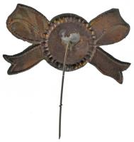 ~1948. részben festett fém lemezjelvény, a díszítő arckép hiányzik T:XF kopott festés