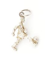 Ezüst(Ag) futballozó férfi, jelzett, h: 2 cm, nettó: 3,5 g