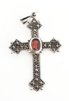 Ezüst(Ag) kövekkel díszített kereszt medál, jelzett, 5×3 cm, bruttó: 3,9 g