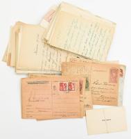 1940-1945 Löw Ferenc munkaszolgálatos (pl.: 105. VÉP század, II/4 mkszd 1. szakasz, m. kir. 222/4. 1 szk.) által vagy neki írt levelezések, tábori levelezőlapok, összesen 69 db. Az egyik utolsón lapon Deportáltak győri bizottsága bélyegzéssel. Benne: Szülei ügyében hozzánk intézet érdeklődésére, sajnálatunkra kell közölni, hogy mióta Szüleit a gettóval elvitték, azóta sajnos semmi hírt róluk nem hallotunk. (1945. jun. 29.) Saját névjegykártájával, hajtott.