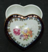 Moschendorfi szívalakú porcelán bonbonier szép állapotban, 7cm-es szélességgel / Moschendorf porcelain bonbonier in good condition