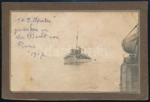 cca 1915 Az S.M.S. Streiter osztrák-magyar romboló hadihajó a távolból, 1917-ben elsüllyedt. Fotó kartonon 12x8 cm /Photograph pasted onto a piece of cardboard so as to make it postcard size. The photograph was taken from another ship and shows S.M.S. Streiter seen from the bow, with a glancing view of her portside. The German text reads: S.M.S. &quot;Streiter&quot; sunk in the Gulf of Fiume 1917.