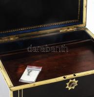 Antik ékszeres láda. Mahagóni, réz berakással és réz veretekkel. eredeti kulcsokkal, titkos rekessze...