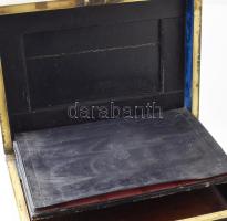 Antik ékszeres láda. Mahagóni, réz berakással és réz veretekkel. eredeti kulcsokkal, titkos rekessze...