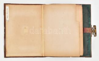 Írókészlet lúdtollhegyező, pecsétnyomó stb, bőr mappában. Gilosált réz veretekkel, eredeti réz kulcc...