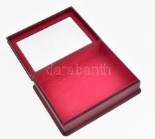 Vitrin, ékszertartó. Bőr, fazettált üveggel. 29x22 cm XX. sz. eleje