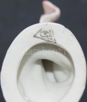 Ismeretlen jelzéssel és sorszámmal ellátott porcelán táncoslány cm-es magassággal és a szoknyánál pi...