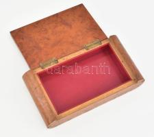 Csigás dobozka Üveg csiga díszítéssel, piros bakelit betéttel. ca 1940 19x11 cm