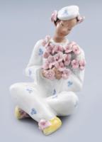 H. Ráhmer Mária (1911-1998): Hölgy virágcsokorral. Jelzett, kis pattogzással, m: 16,5 cm