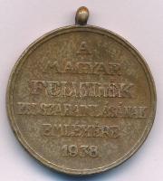 1938. "Felvidéki Emlékérem" bronz kitüntetés mellszalag nélkül T:VF ph. 
Hungary 1938. &q...