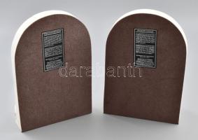 Mátyás király és Beatrix királyné mellszobrai. Öntött márvány és gipsz keverék. 27x17 cm