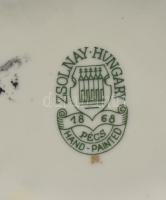 Zsolnay pillangó mintás bonbonier, jelzett, kézzel festett, fedelén repedéssel, 10,5x10,5 cm