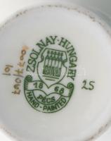 Zsolnay virágzó csipkebogyó mintás váza. Jelzett, kézzel festett, hibátlan, m: 14,5 cm