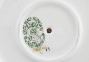 Zsolnay pillangó mintás gyertyatartó. Jelzett, kézzel festett, hibátlan, m: 14,5 cm