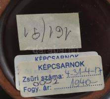 Iparművész fedeles váza. Képcsarnokos címkével, jelzetlen, kis kopással, m: 19 cm