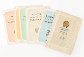 5+1 db alkotmány: A dolgozó nép alkotmánya. Rákosi Mátyás beszéde az Országgyűlés 1949. augusztus 17-én tartott ülésén. A Magyar Népköztársaság alkotmánya. + A Csehszlovák Köztársaság alkotmánya; A Lengyel Köztársaság alkotmánya; A Bolgár Népköztársaság alkotmánya; A Román Népköztársaság alkotmánya; Az Albán Népköztársaság alkotmánya. Bp., 1949, Szikra. Kiadói papírkötés, változó állapotban, helyenként kis szakadásokkal.