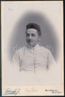 cca 1910 Nagykanizsa, Istvánffy fényképész műtermében készült, keményhátú vintage fotó, felirata szerint Papp Lászlót ábrázolja, 16,1x10,7 cm