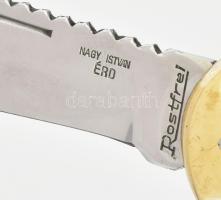 Nagy István Érd, egyedi készítésű, jelzett rugós bicska. Agancs, réz. Nyitva 25,5 cm. Kiváló állapot...