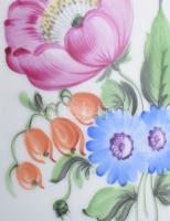 Herendi virág mintás kaspó. Kézzel festett, jelzett, alján hajszálrepedéssel d: 19 cm, m: 18 cm