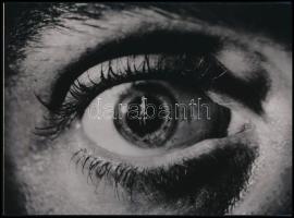 cca 1969 A kukkoló retinája elárulja mit látott, 1 db modern nagyítás, jelzés nélkül, 15x21 cm